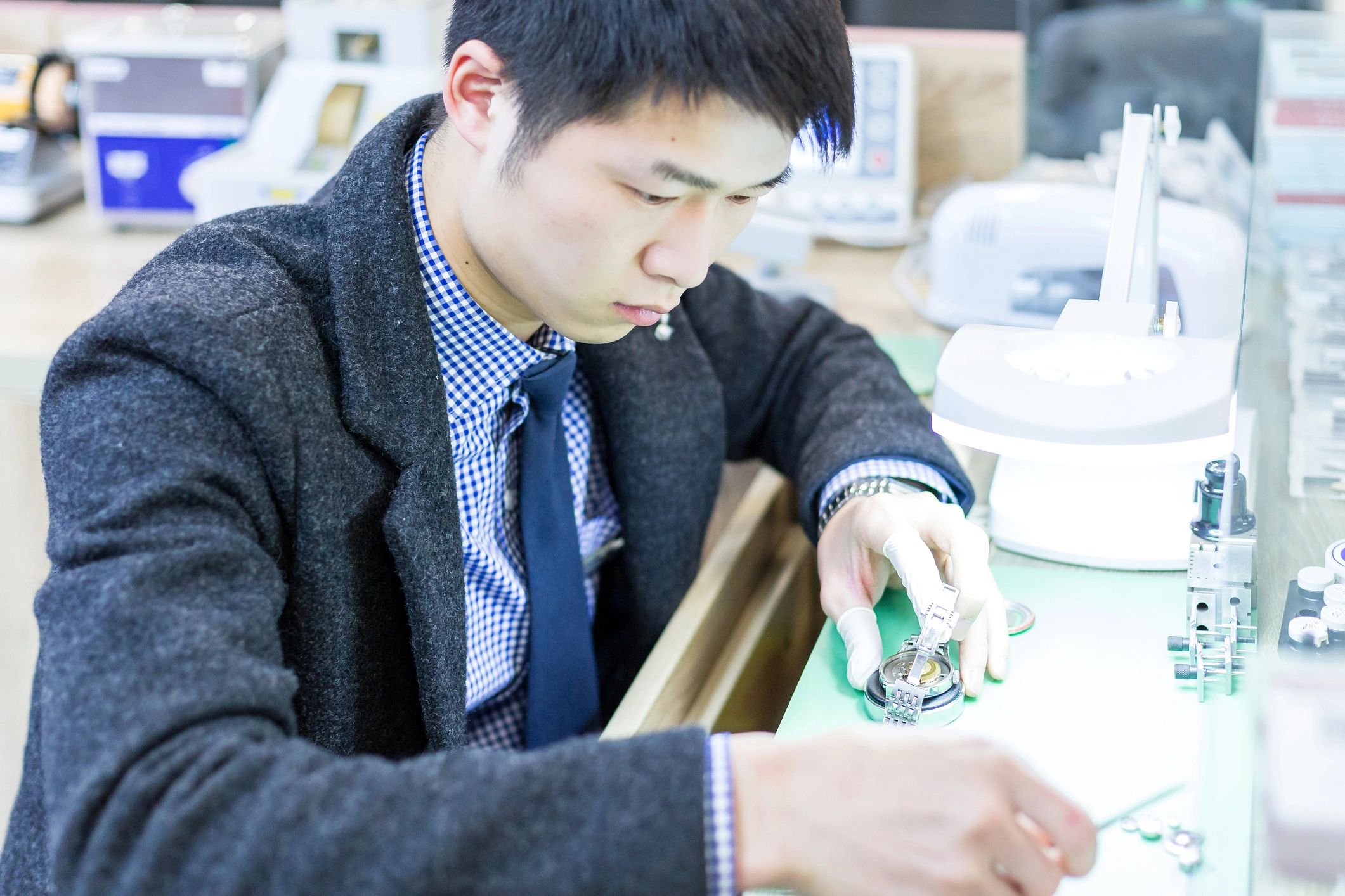 Repair professional working in a service shop